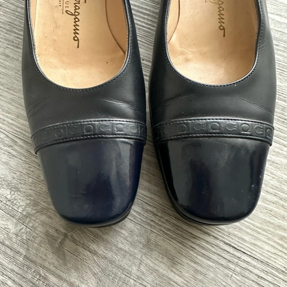 Restored Salvatore Ferragamo Women's Black and Flats Sz 6.5 runs like 6